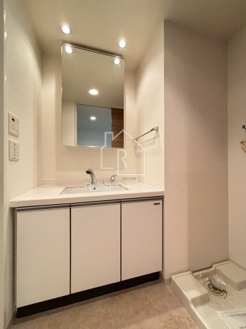 レジディア心斎橋ウエストの洗面所|同マンション別部屋：参考写真