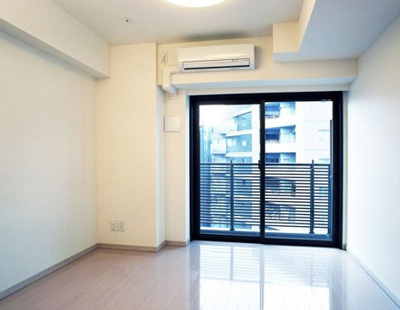 【居間・リビング】 | グラントゥルース練馬3 | 6.3帖のきれいな洋室。