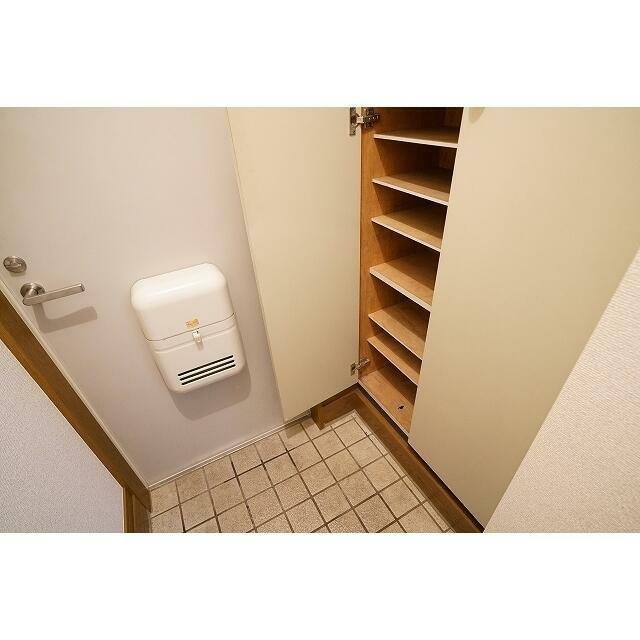 マロンクラッセＥ棟の玄関