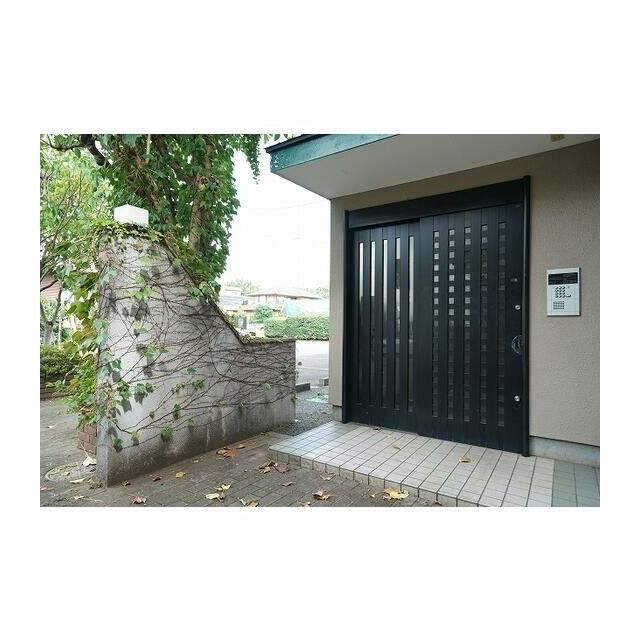 マロンクラッセＥ棟のエントランス