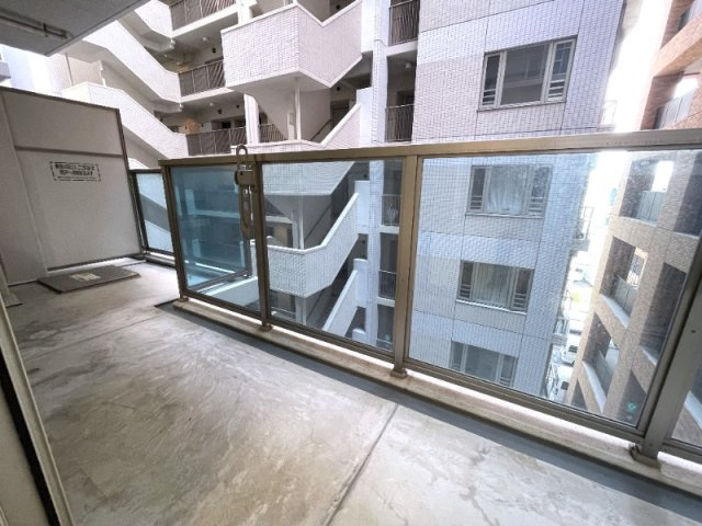 エルイソベ三宮のバルコニー