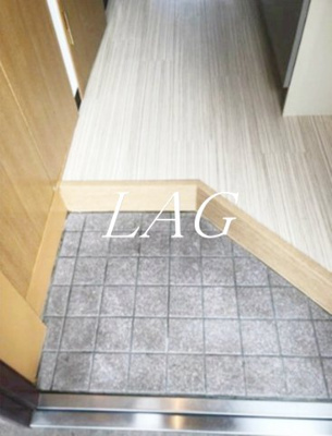 【玄関】 | ルーブル三軒茶屋 | 玄関です。