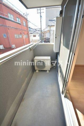 大阪市此花区島屋３丁目のアパートのバルコニー