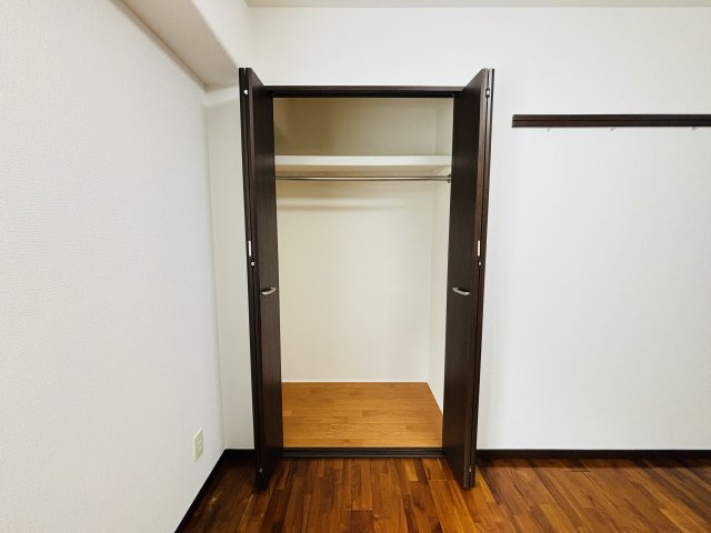 ハピネスコートの洋室