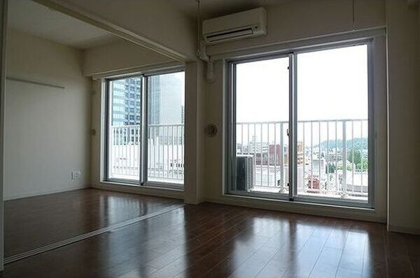 フィットエル仙台一番町の居間・リビング