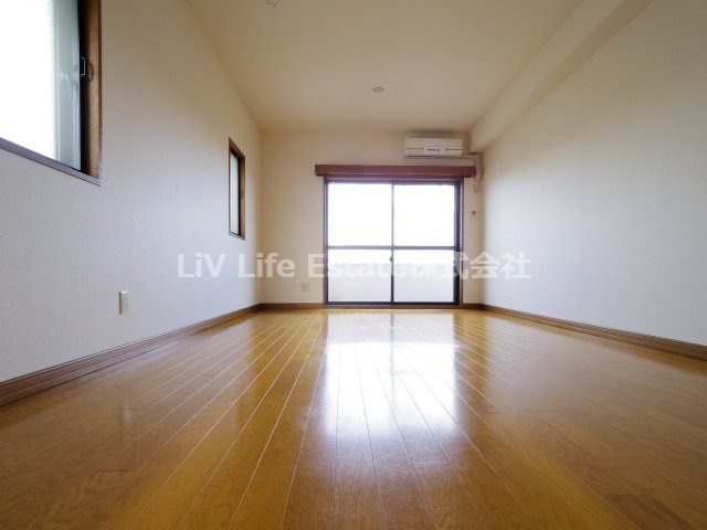 小平市小川西町４丁目の賃貸マンションの居間・リビング|同仕様写真