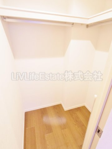 小平市鈴木町２丁目のアパートの収納
