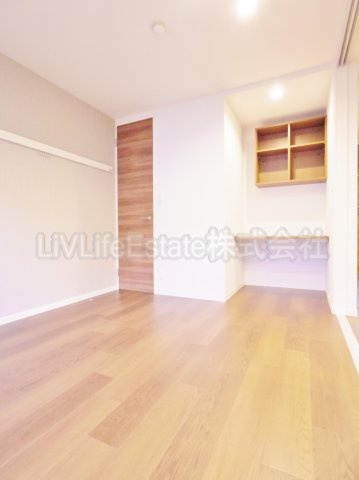 小平市鈴木町２丁目のアパートの洋室