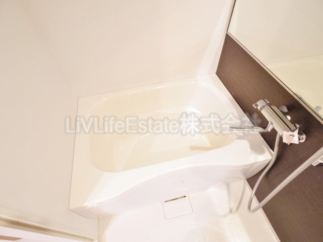 小平市鈴木町２丁目のアパートの浴室