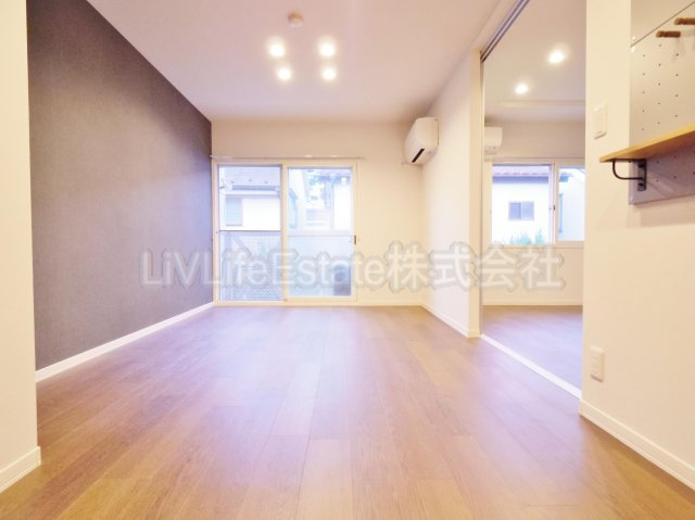 小平市鈴木町２丁目のアパートの居間・リビング