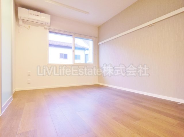 小平市鈴木町２丁目のアパートの寝室