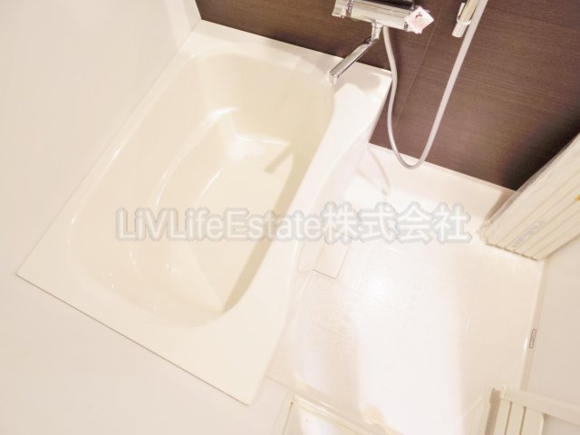 小平市鈴木町２丁目のアパートの浴室