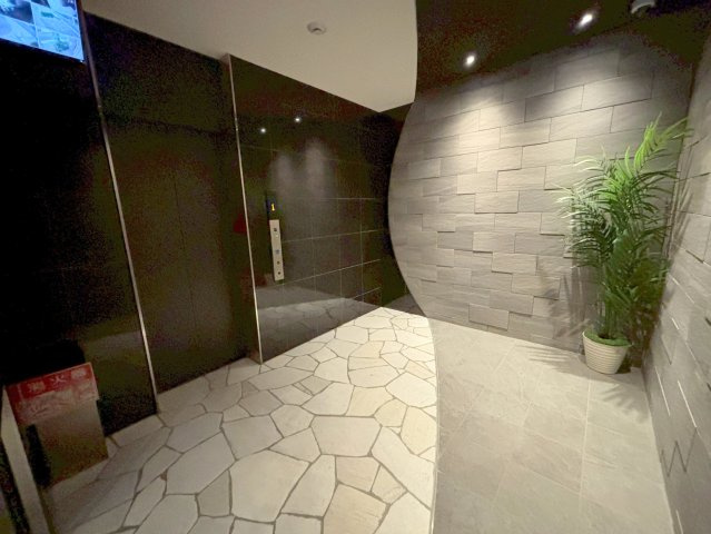 CEREJERA江坂のロビー