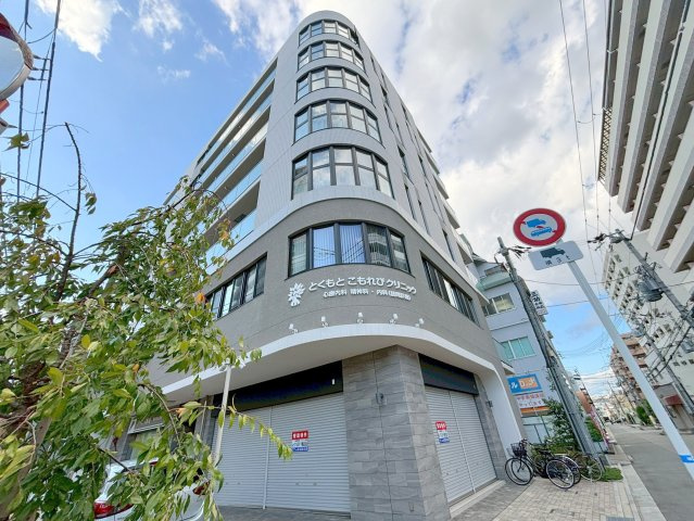 CEREJERA江坂の外観