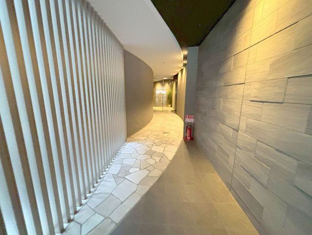 CEREJERA江坂のエントランス