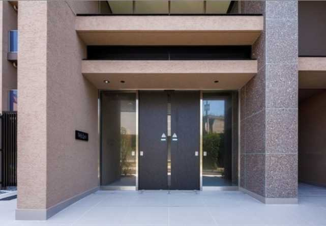 ベルファース三軒茶屋　ネット無料　礼金0　オートロックのエントランス