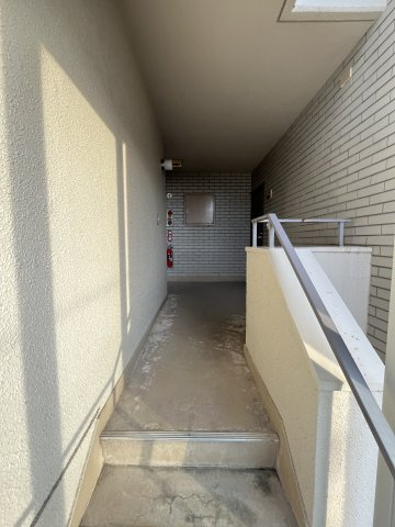 グレーセル宮永のエントランス