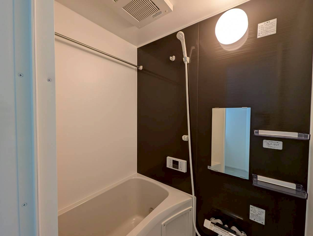 ドエル小花の浴室