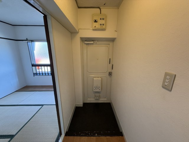 パレス柴原の玄関