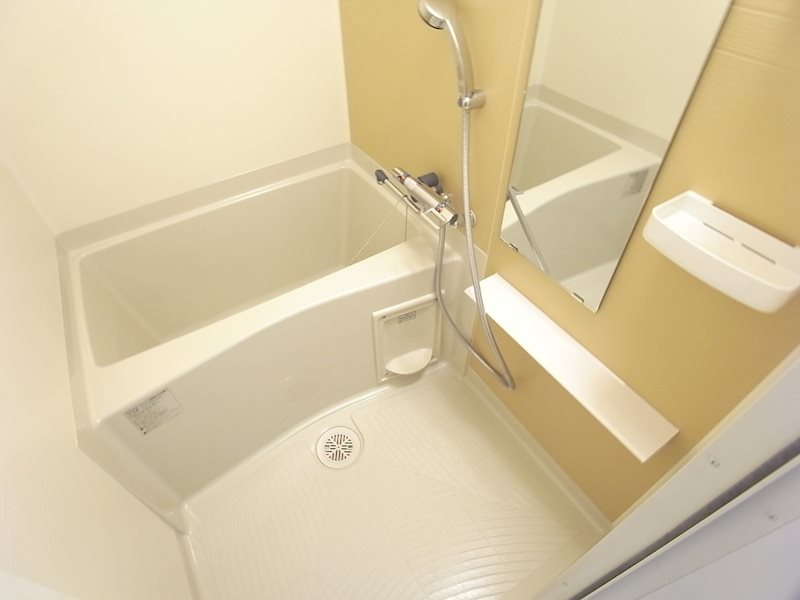 ファーストフィオーレ神戸駅前の浴室