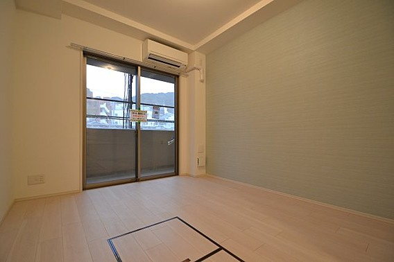 スプランディッド神戸北野の洋室