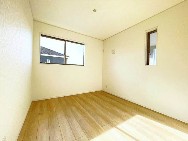 新築戸建・新築建売　太田市下田島町第5　尾島小・尾島中の洋室