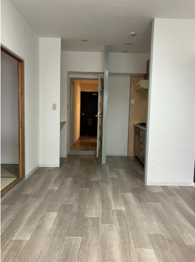 メロディ三宮東の居間・リビング