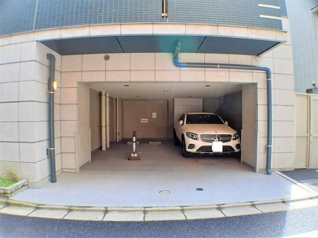 レジディア文京本郷Ⅱの駐車場