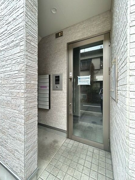 アーク名古屋のエントランス|建物の内部です