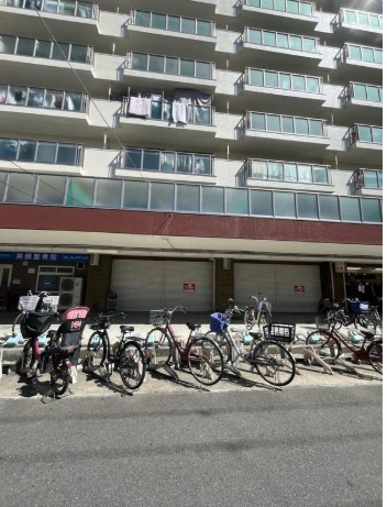 イズミヤ平野店外部店舗の外観