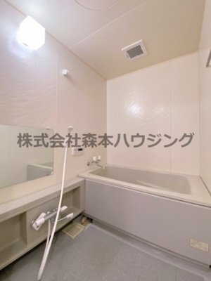 【浴室】 | 　東香里野村マンション | 日々の暮らしに欠かせないお風呂です
