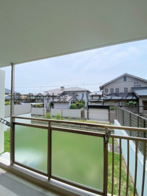 【展望】 | 　東香里野村マンション | リビングから南向きの眺望です