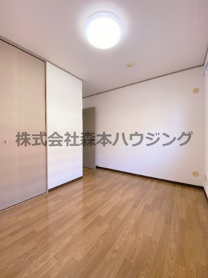 【洋室】 | 　東香里野村マンション | 使い勝手のいい洋室です