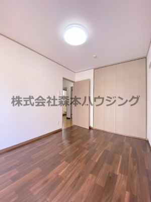 【洋室】 | 　東香里野村マンション | 個人の部屋や寝室として使える洋室です