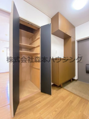 【収納】 | 　東香里野村マンション | 便利な玄関収納ついてます