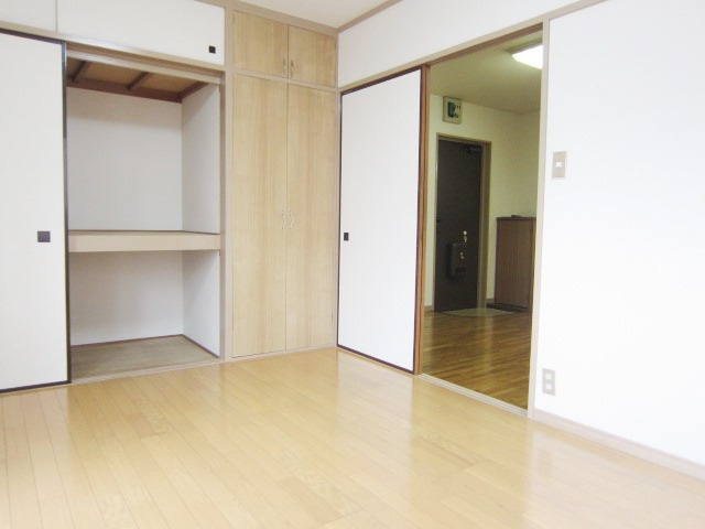 メゾンさくらの居間・リビング|別号室の参考写真です。