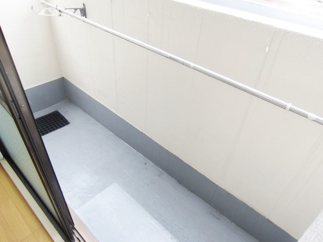 メゾンさくらのバルコニー|別号室の参考写真です。