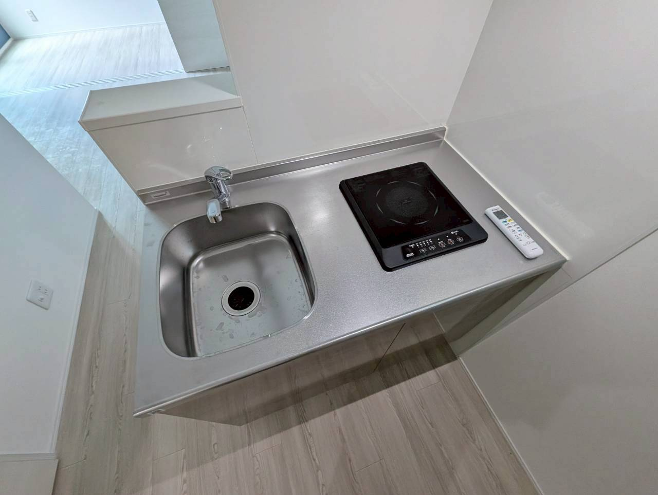 ドエル小花のキッチン