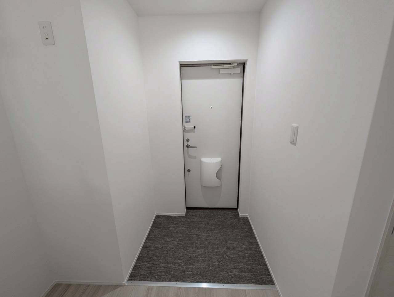 ドエル小花の玄関