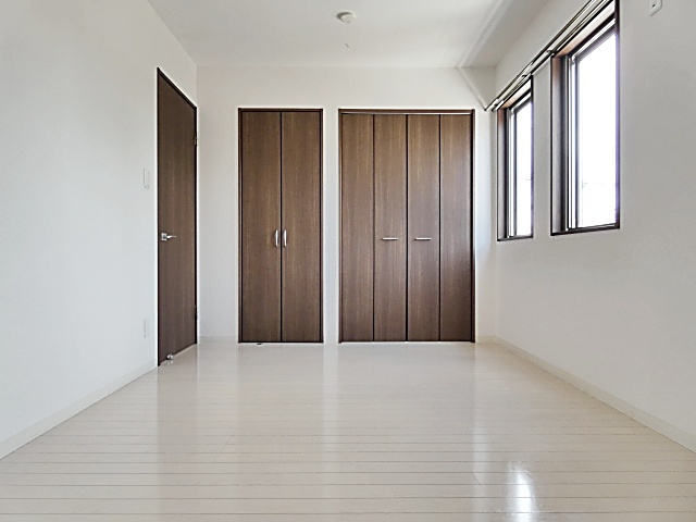 アルタイル一社の寝室|落ち着いた色調の寝室です