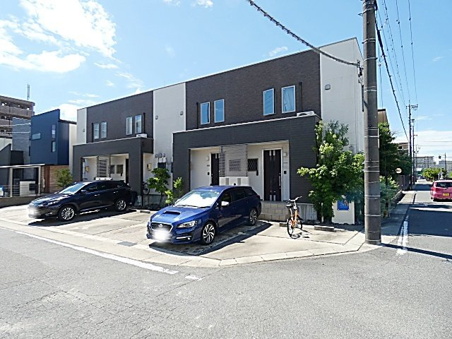 アルタイル一社の外観