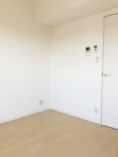 ビルーチェＡの居間・リビング|こちらの居間で趣味の時間をお楽しみください