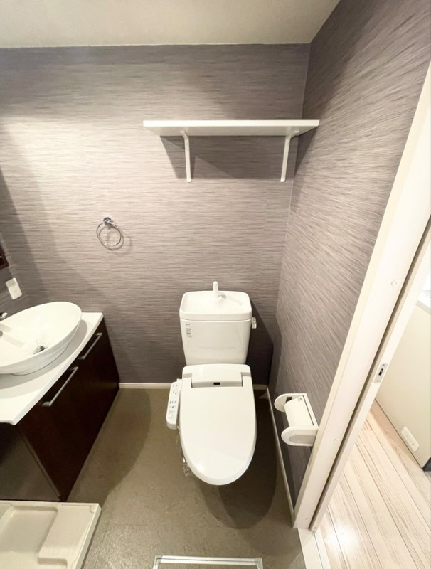 Ｈａｕｓ　Ｒｕｈｅ　高畑のトイレ|トイレもきれいです