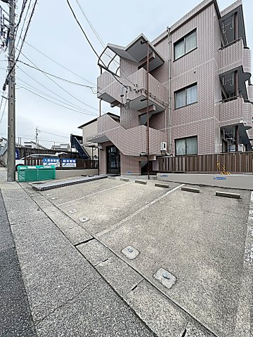 ヒルトップ平和ヶ丘の駐車場|カースペースがあります