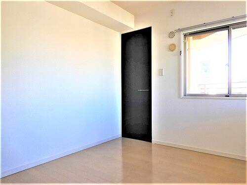 ベレーサ鶴舞公園の居間・リビング|洋室　※同タイプの部屋のお写真です