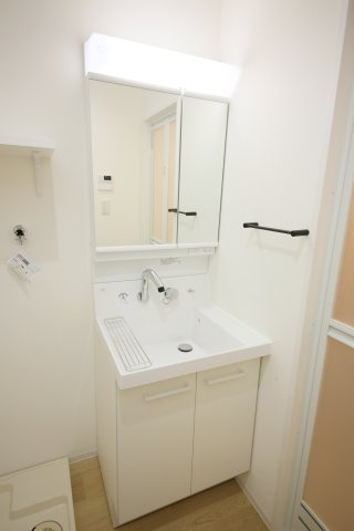 Luna Aoyamaの独立洗面台