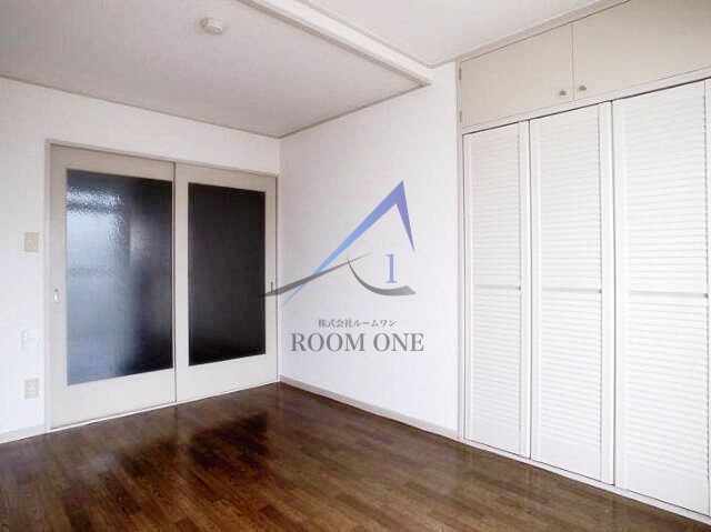 クヒオハイツの居間・リビング|洋室のお部屋です。