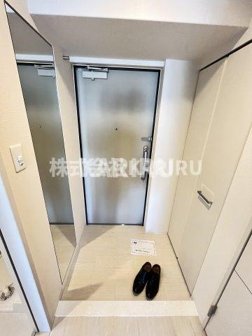 コーポラス京橋の玄関