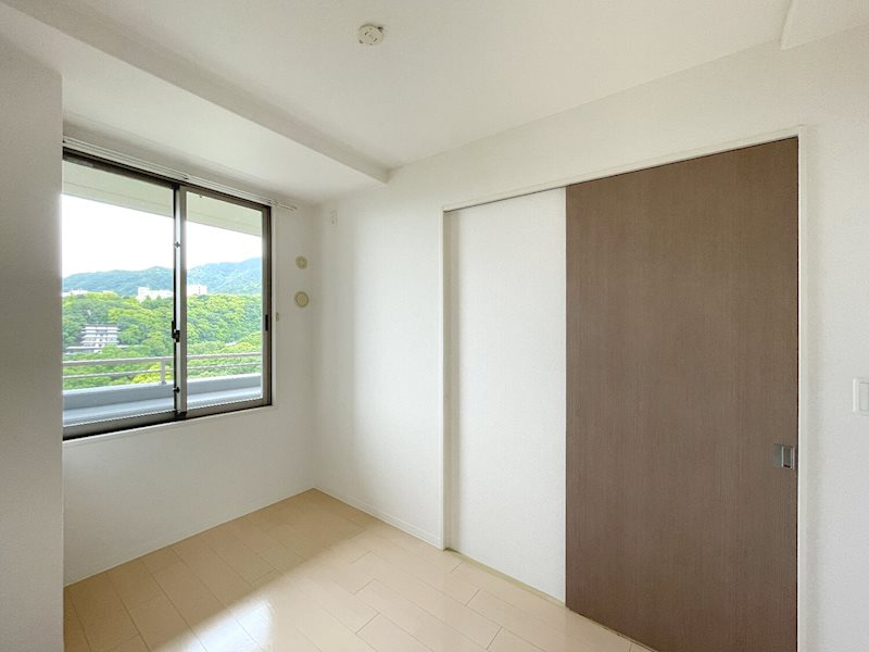 リビオ六甲高羽ガーデンスクエアの洋室