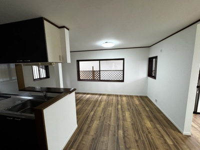 【居間・リビング】 | 千葉県市川市大野町２丁目 快適な住空間に整備された中古戸建 | おしゃれな居間です